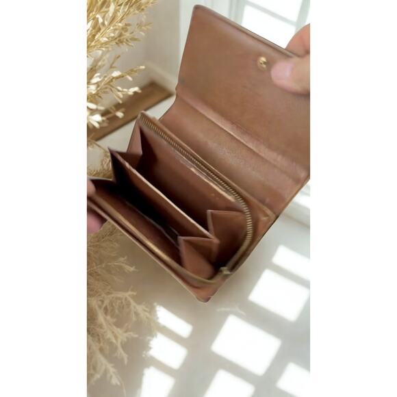 Louis Vuitton Monogram Red Retiro Sarah Long Bifold Wallet  Louis Vuitton Monogram Sarah Long Bifold Wallet